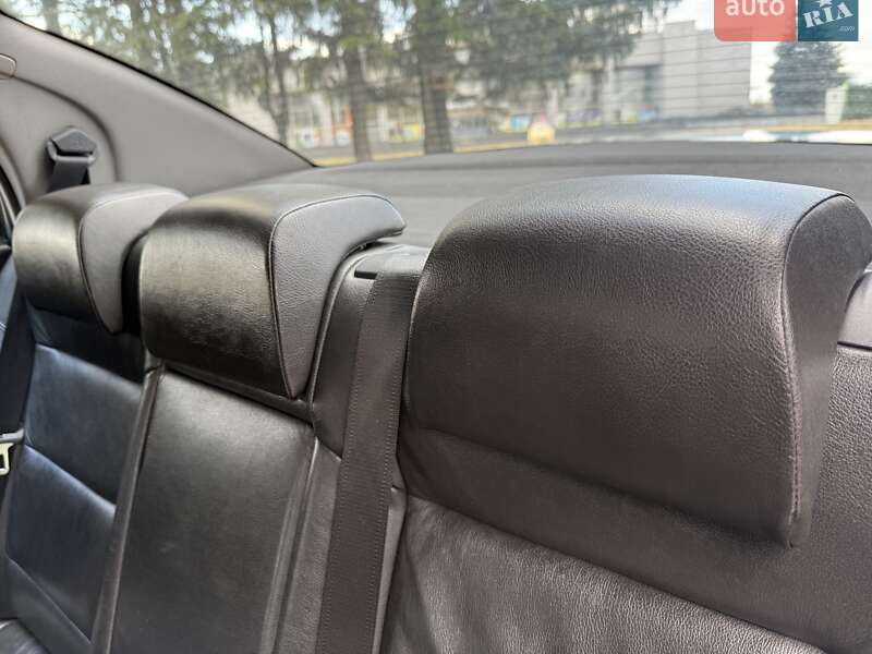 Седан Opel Vectra 2005 в Ровно