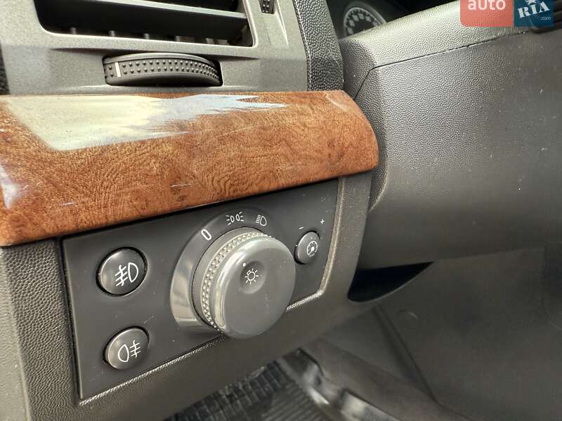 Седан Opel Vectra 2005 в Ровно