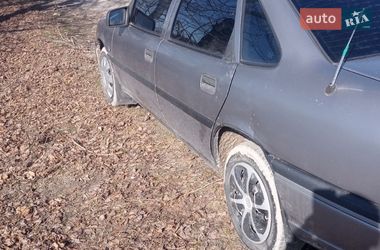 Седан Opel Vectra 1995 в Ямполе