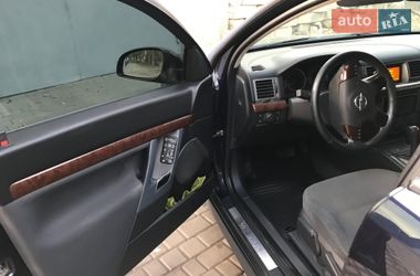 Седан Opel Vectra 2004 в Миколаєві