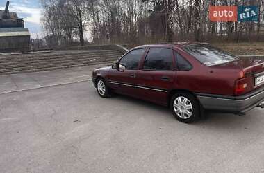 Седан Opel Vectra 1992 в Чуднове