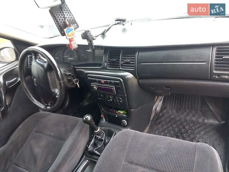 Универсал Opel Vectra 2001 в Буске