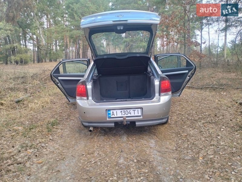 Лифтбек Opel Vectra 2003 в Киеве