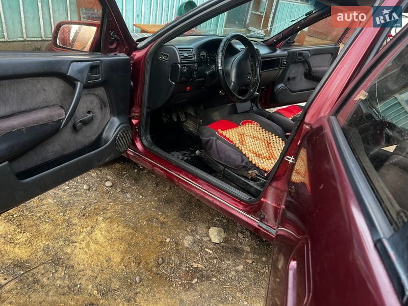 Седан Opel Vectra 1992 в Корытном