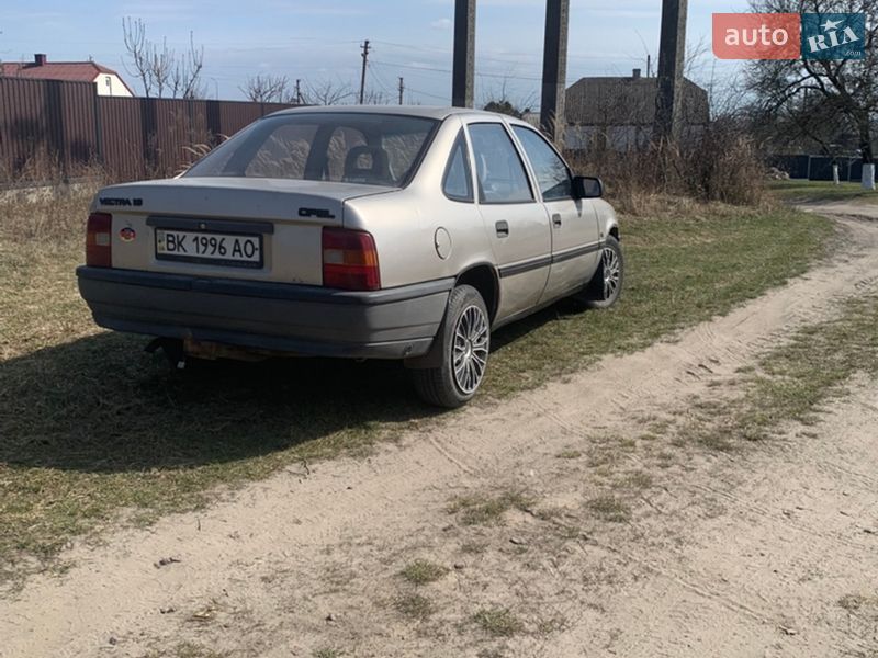 Седан Opel Vectra 1990 в Ковеле фото 5 Седан Opel Vectra 1990 в Ковеле