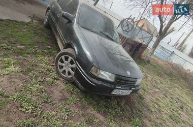 Ліфтбек Opel Vectra 1990 в Погребище