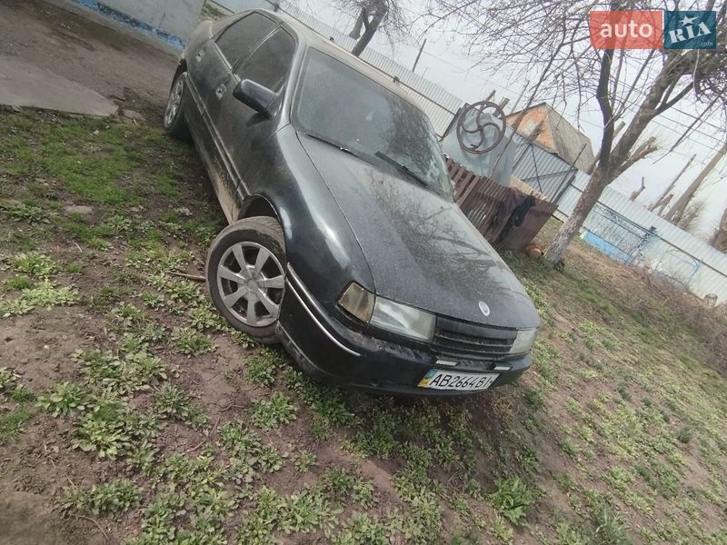Лифтбек Opel Vectra 1990 в Погребище