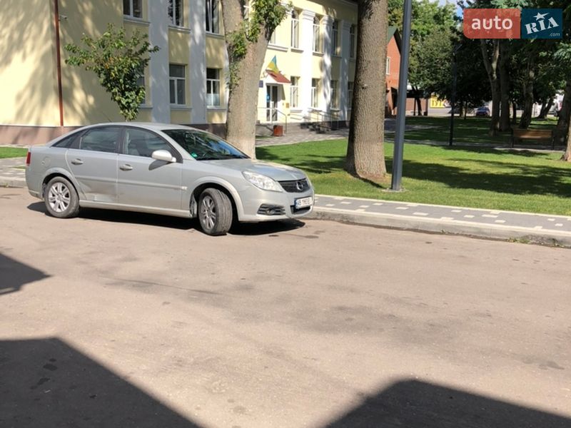 Седан Opel Vectra 2006 в Новом Ярычеве