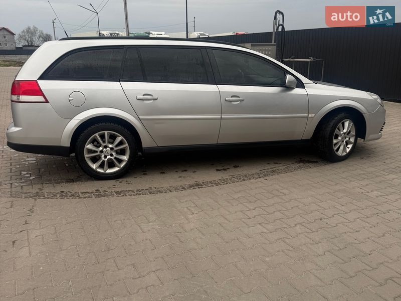 Универсал Opel Vectra 2005 в Жовкве