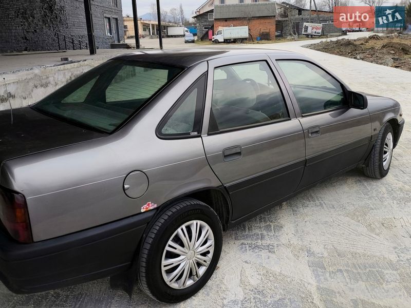 Седан Opel Vectra 1989 в Надворной