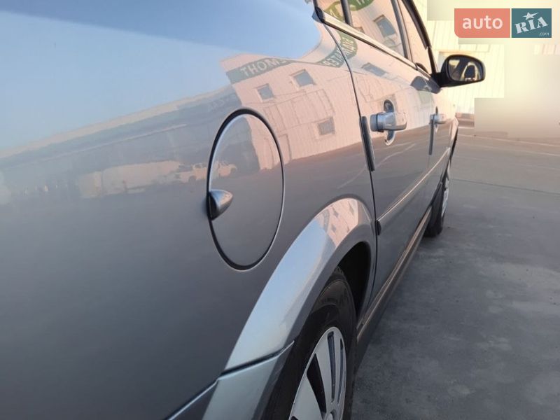 Седан Opel Vectra 2004 в Киеве