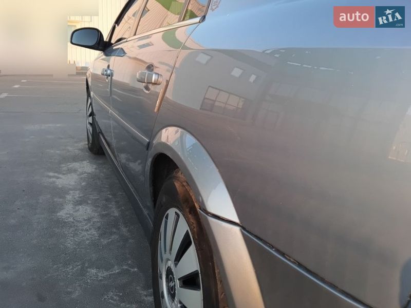 Седан Opel Vectra 2004 в Киеве