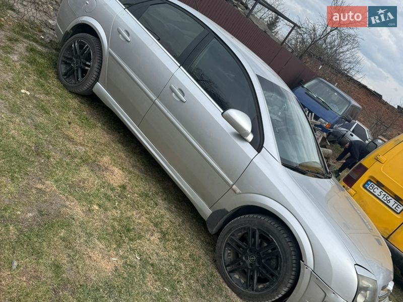 Лифтбек Opel Vectra 2003 в Радехове фото Лифтбек Opel Vectra 2003 в Радехове
