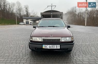 Ліфтбек Opel Vectra 1990 в Бібрці