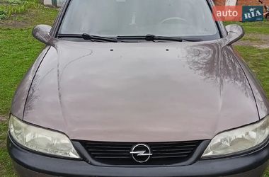Седан Opel Vectra 1997 в Лохвице