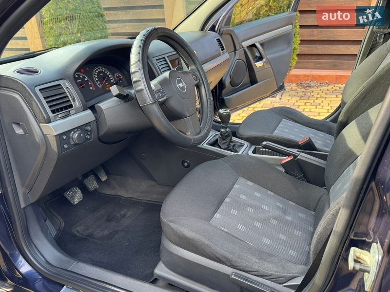 Седан Opel Vectra 2005 в Одесі