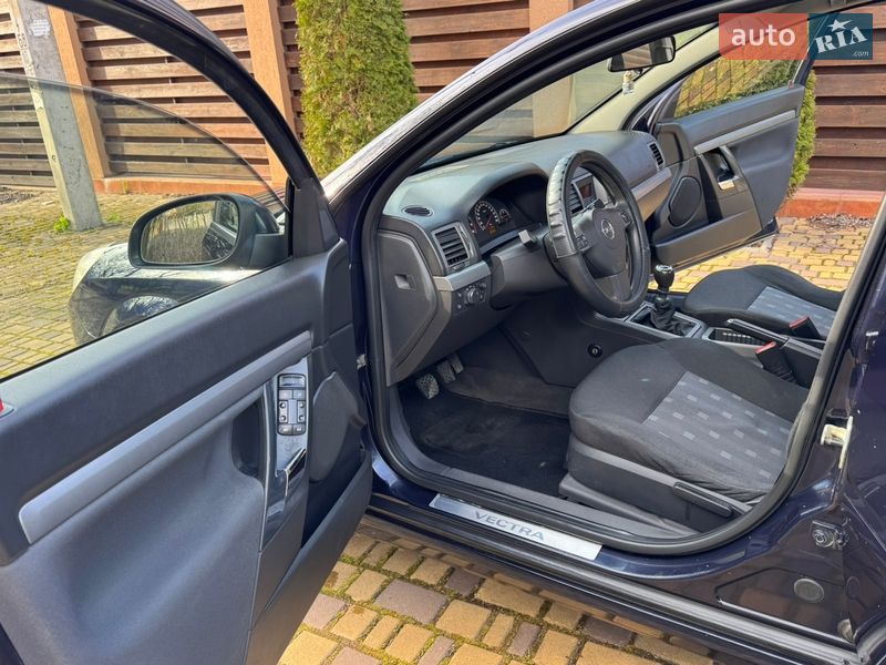Седан Opel Vectra 2005 в Одесі