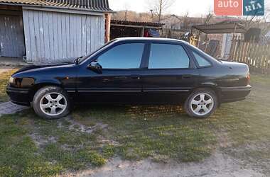 Седан Opel Vectra 1995 в Золочеве