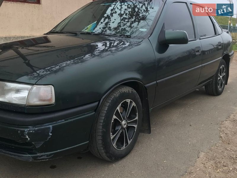 Седан Opel Vectra 1995 в Березанці