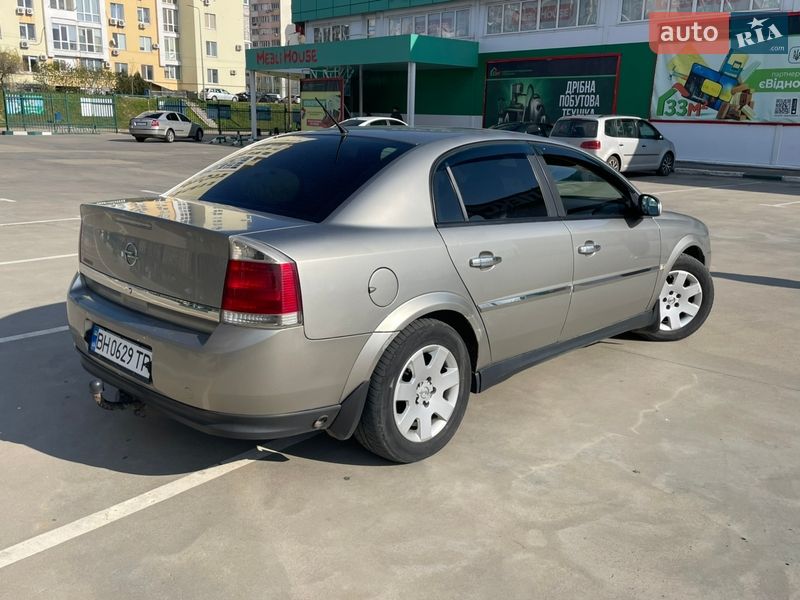 Седан Opel Vectra 2004 в Южному