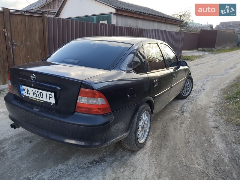 Седан Opel Vectra 1997 в Киеве
