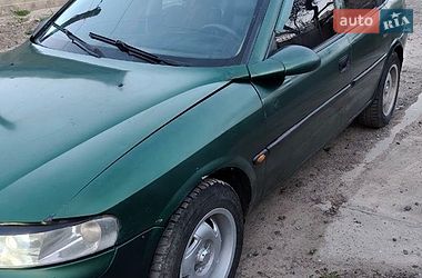 Седан Opel Vectra 1996 в Татарбунарах