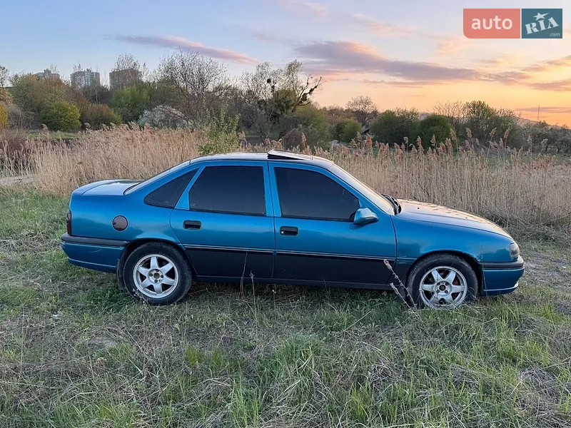Opel Vectra 1993 VIN W0L000087P1131434 фото оголошення 4 з 56