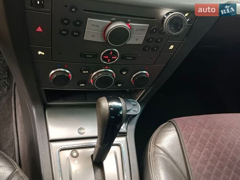 Седан Opel Vectra 2008 в Новоукраинке