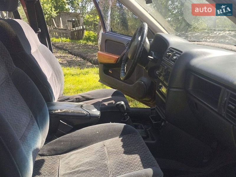 Седан Opel Vectra 1990 в Рокитному