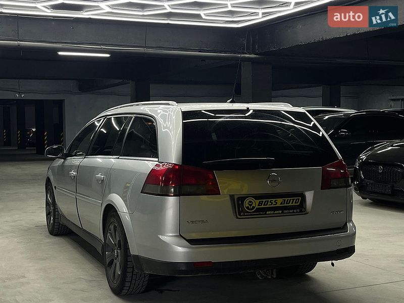 Универсал Opel Vectra 2008 в Черновцах