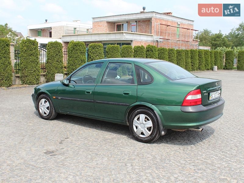 Седан Opel Vectra 1996 в Львове