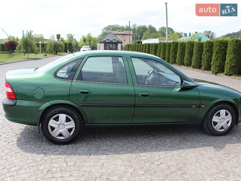 Седан Opel Vectra 1996 в Львове