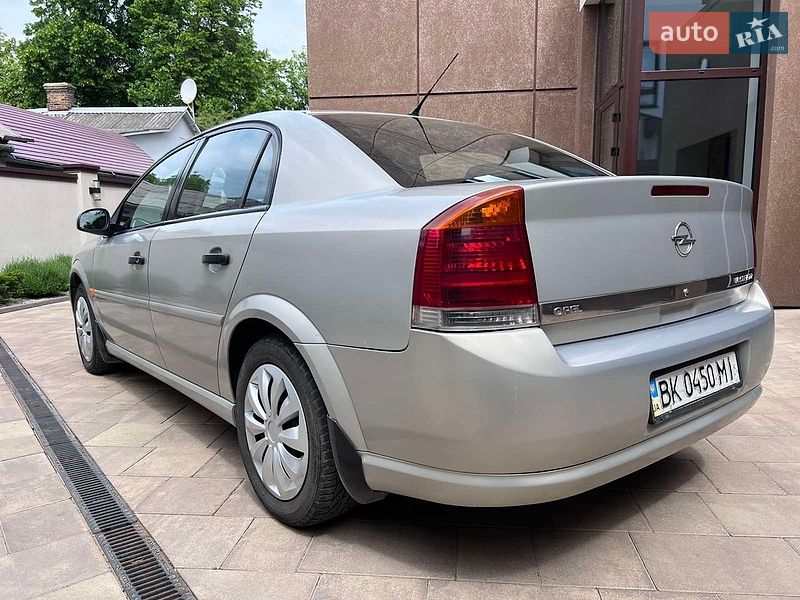 Седан Opel Vectra 2006 в Ровно