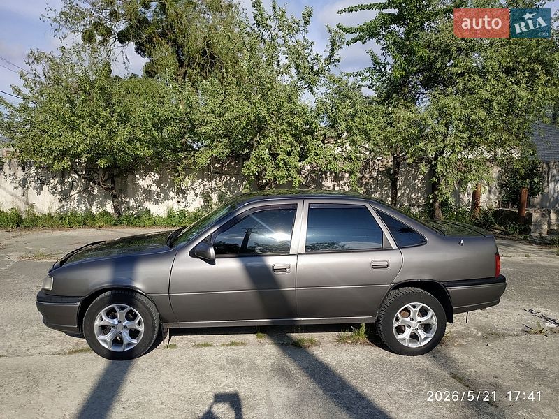 Седан Opel Vectra 1992 в Нетешине