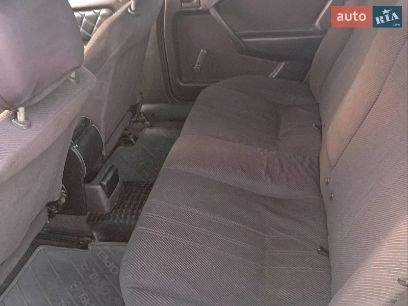 Opel Vectra 1991 VIN W0L000087M5048904 фото оголошення 7 з 44