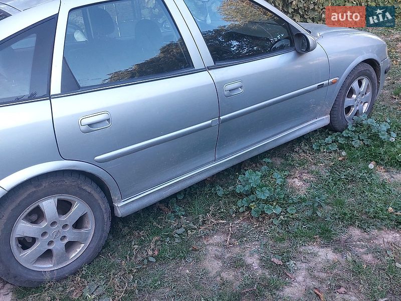 Ліфтбек Opel Vectra 2000 в Немирові