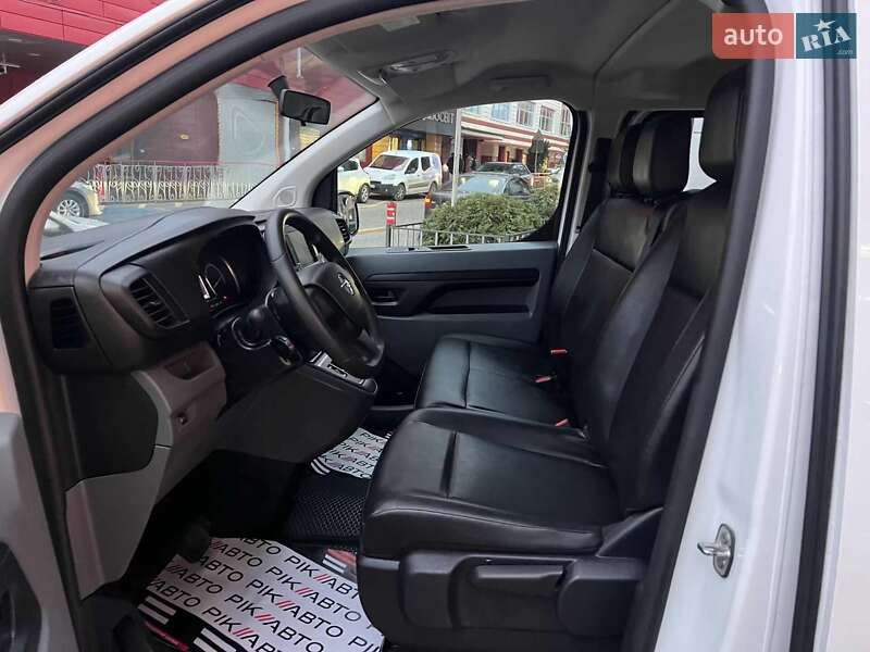 Мінівен Opel Vivaro-e 2020 в Львові