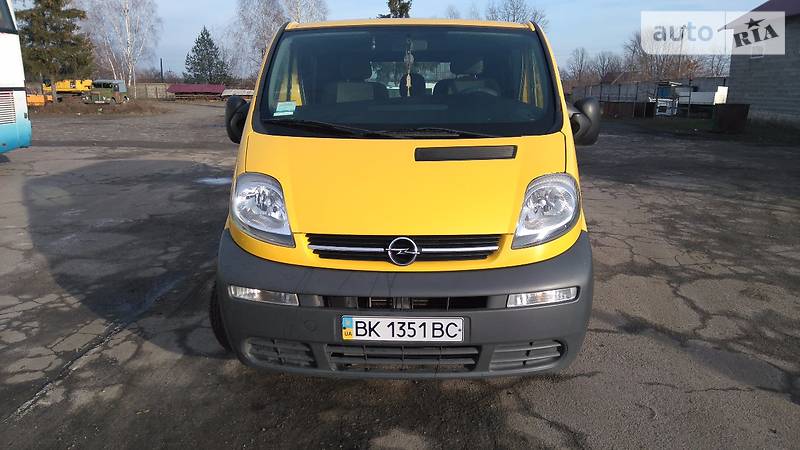 Мінівен Opel Vivaro 2004 в Володимирці