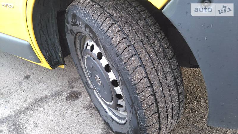 Мінівен Opel Vivaro 2004 в Володимирці