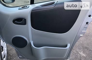 Минивэн Opel Vivaro 2011 в 