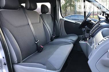 Минивэн Opel Vivaro 2011 в 
