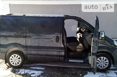 Грузопассажирский фургон Opel Vivaro 2003 в Корсуне-Шевченковском