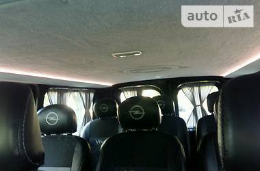 Вантажопасажирський фургон Opel Vivaro 2011 в Луцьку