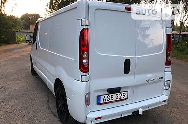 Вантажопасажирський фургон Opel Vivaro 2014 в Радивиліві