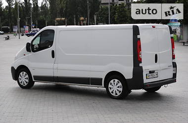 Вантажопасажирський фургон Opel Vivaro 2010 в Донецьку