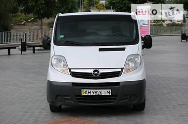 Грузопассажирский фургон Opel Vivaro 2010 в Ирпене