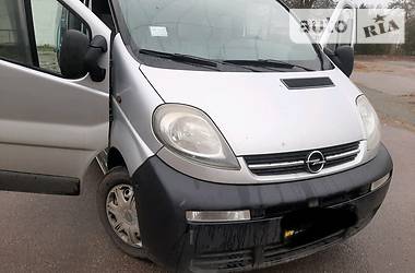 Грузопассажирский фургон Opel Vivaro 2003 в Киеве