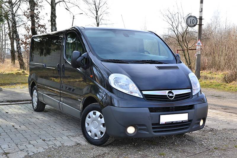 Вантажопасажирський фургон Opel Vivaro 2012 в Дрогобичі