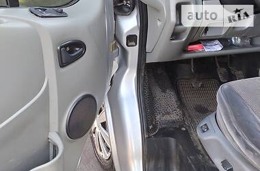  Opel Vivaro 2004 в 