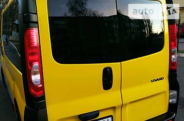 Грузопассажирский фургон Opel Vivaro 2007 в Полтаве